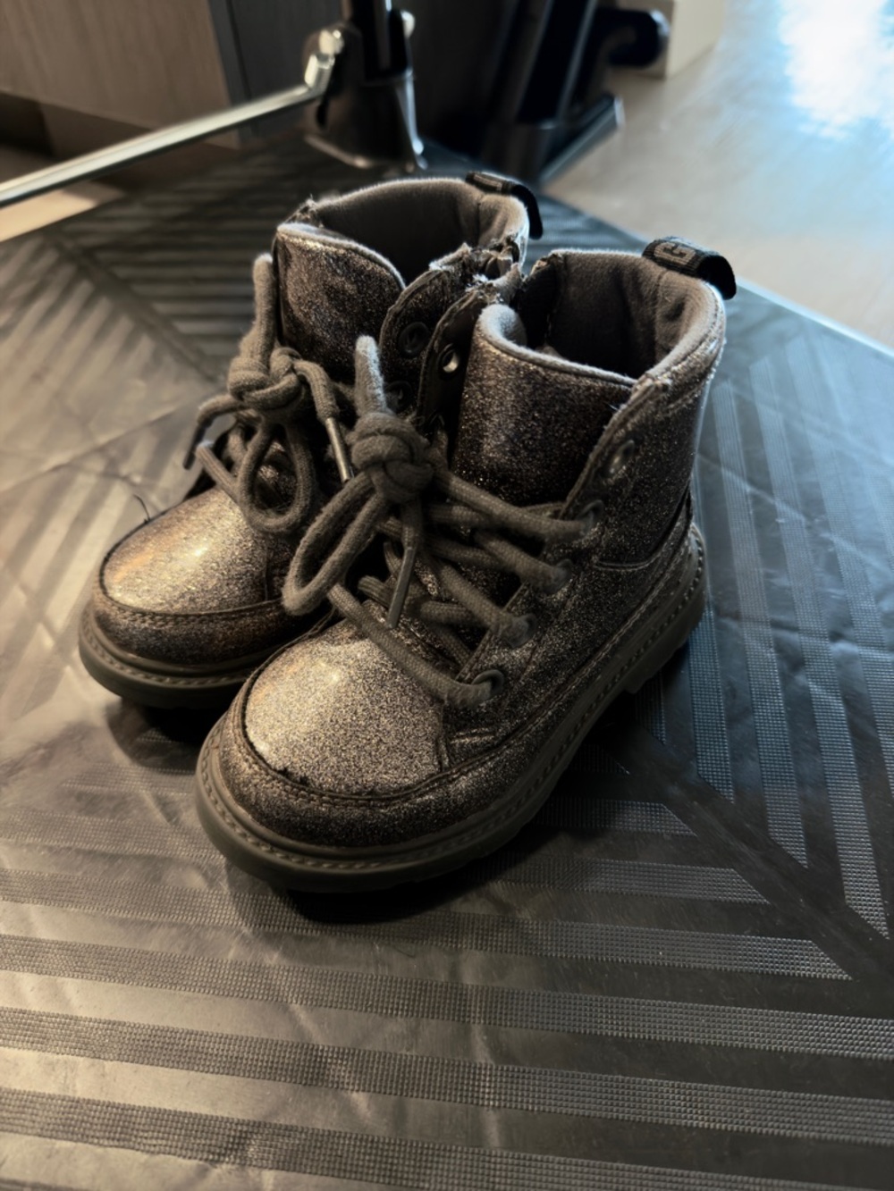 UGG Kids Sparkle Lace-Up Ankle Boots - Gray